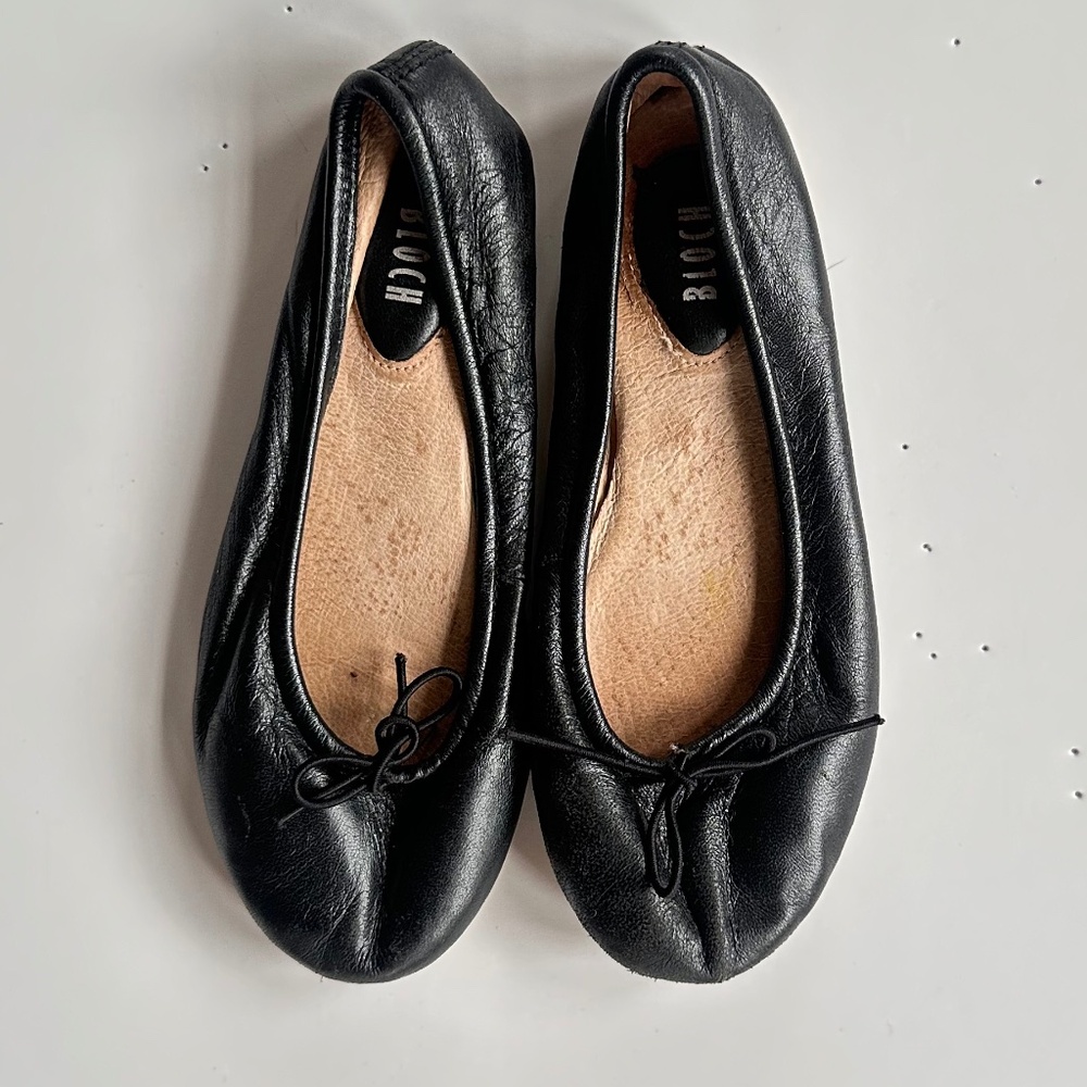 Bloch Black Leather Ballet Slippers – Girls Size 28